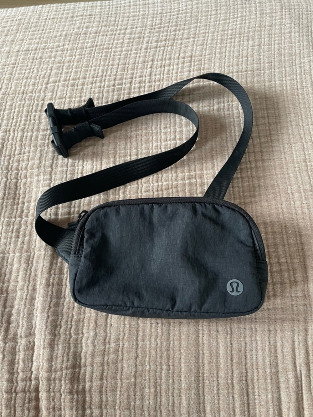 Lululemon small belt bag